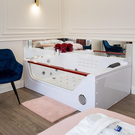 Apartament Glamour Prywatne Jacuzzi Starowislna Krasków Exterior foto